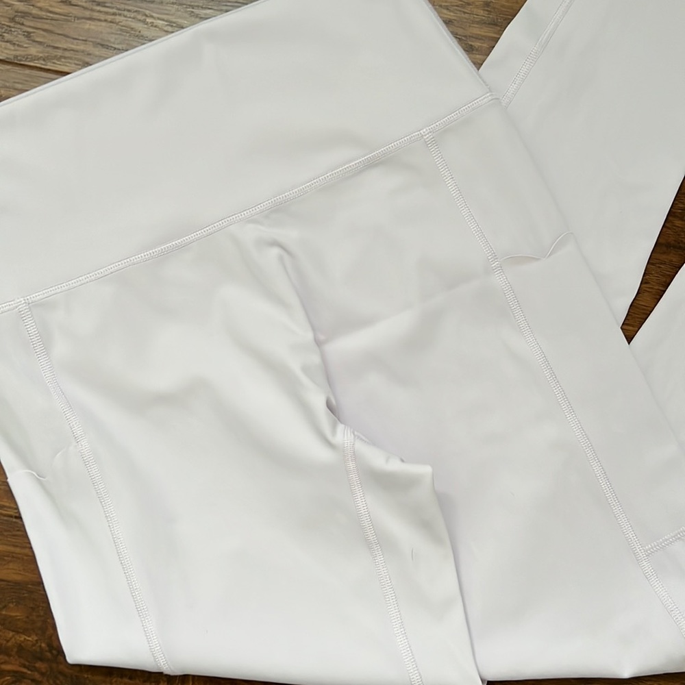 Aerie High Waisted Scallop Pocket Legging